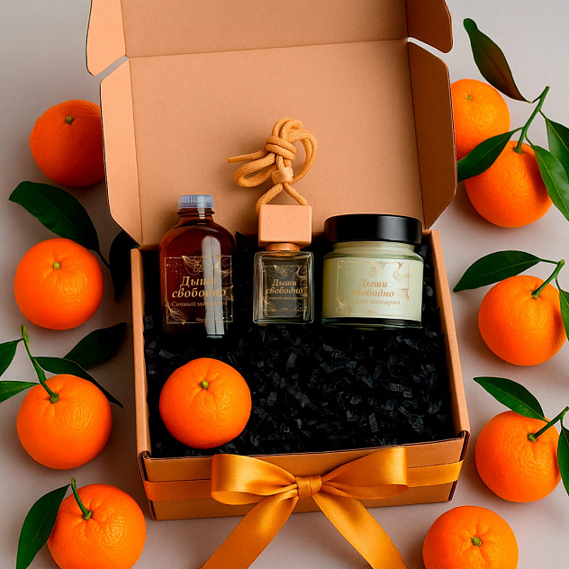 Набор Арома "Дыши свободно" (Свеча 100 мл, аромадиффузор 50 мл, ароматизатор подвесной в бутылочке)